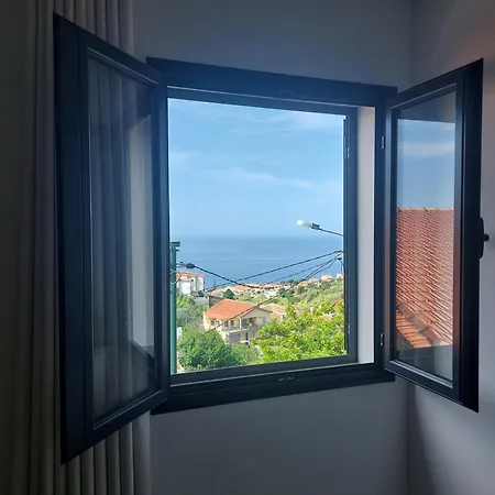 Paradise Point Sea & Mountain View *